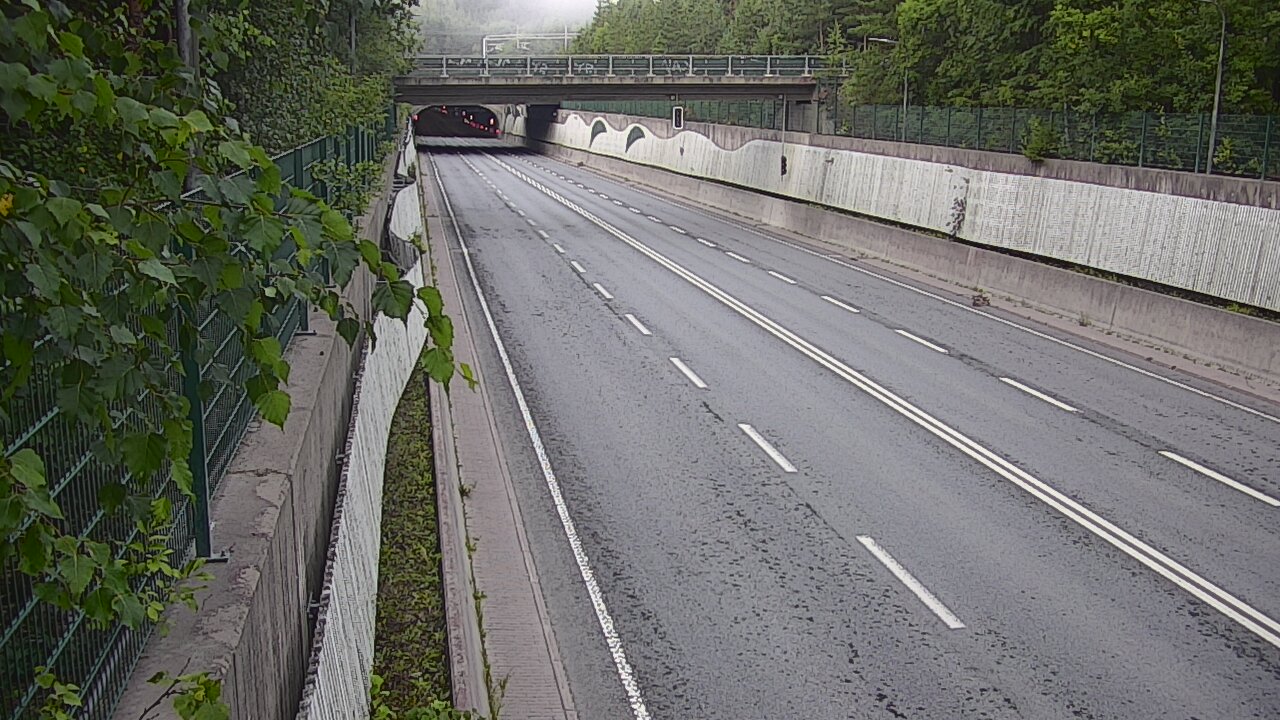 Weather Camera Image Road 102 Espoo Hiidenkallion tunneli, suuaukko north., Espoo, Uusimaa