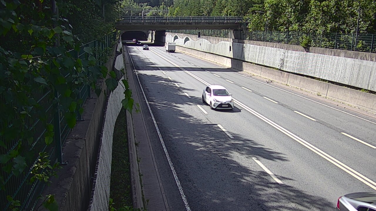 Weather Camera Image Road 102 Espoo Hiidenkallion tunneli, suuaukko north., Espoo, Uusimaa