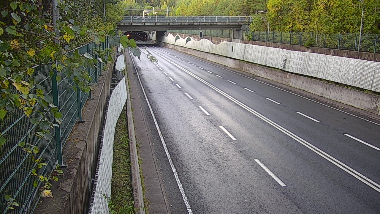 Weather Camera Image Road 102 Espoo Hiidenkallion tunneli, suuaukko north., Espoo, Uusimaa