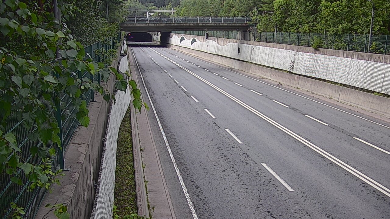 Weather Camera Image Road 102 Espoo Hiidenkallion tunneli, suuaukko north., Espoo, Uusimaa