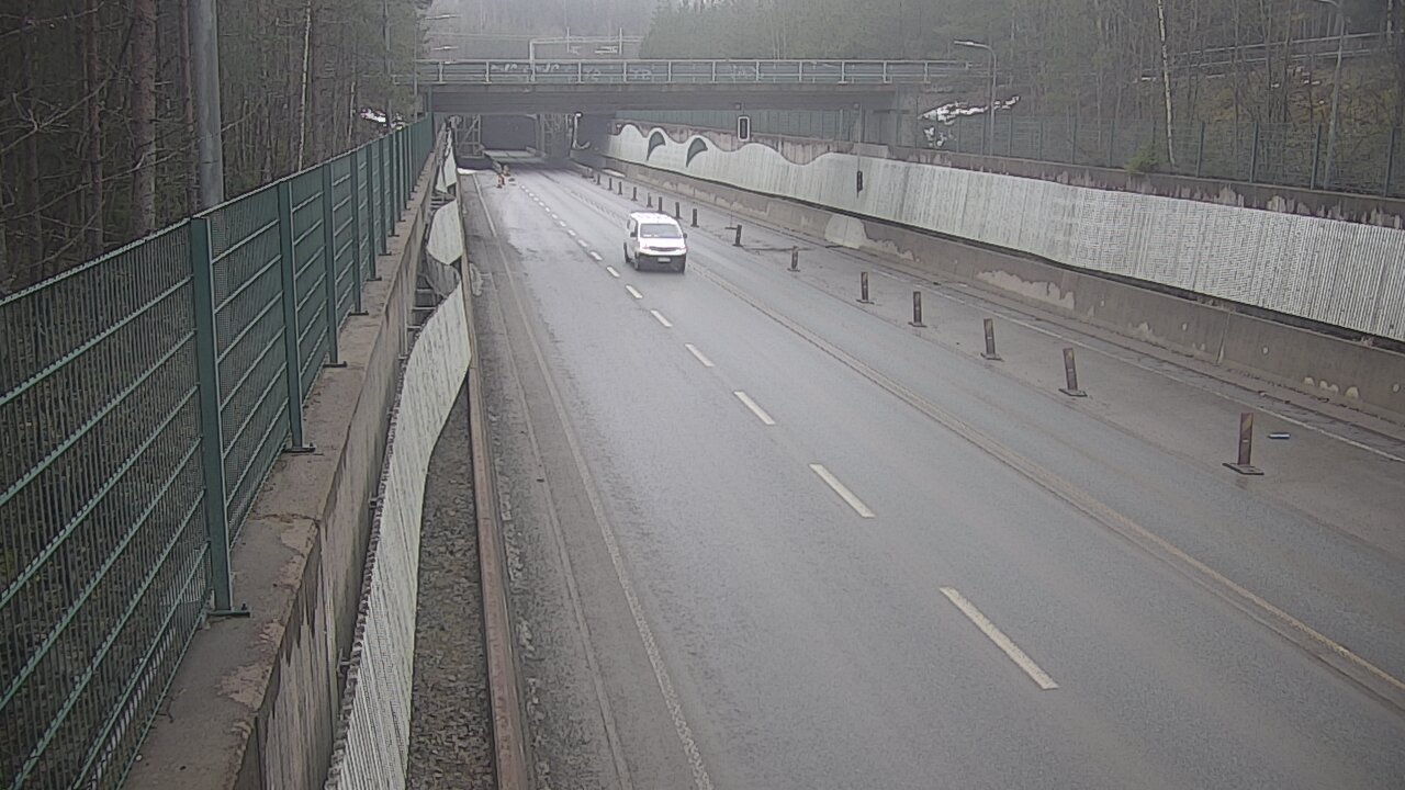Weather Camera Image Väg 102 Esbo Hiidenkallio tunnel, suuaukko nord., Espoo, Uusimaa