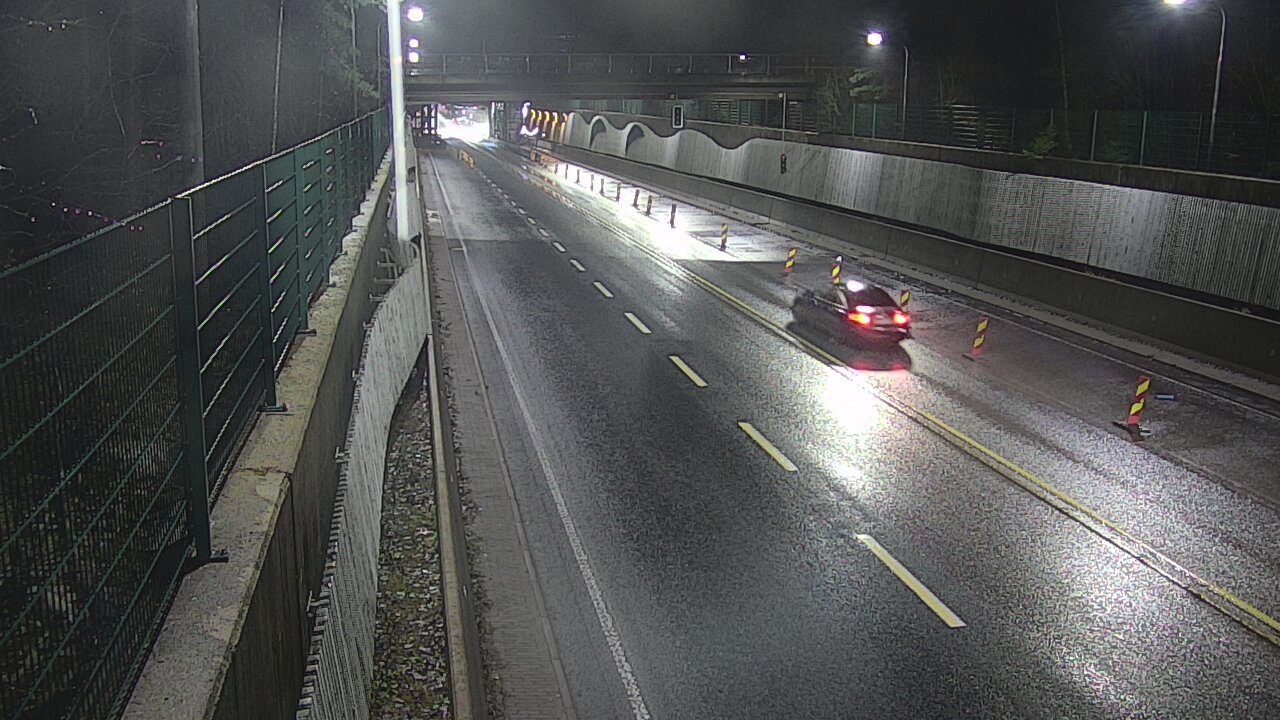 Weather Camera Image Road 102 Espoo Hiidenkallion tunneli, suuaukko north., Espoo, Uusimaa