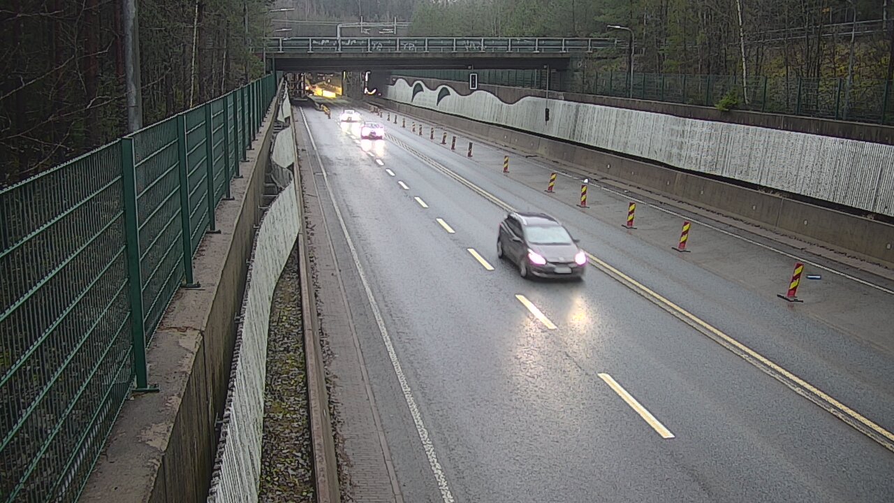 Weather Camera Image Väg 102 Esbo Hiidenkallio tunnel, suuaukko nord., Espoo, Uusimaa