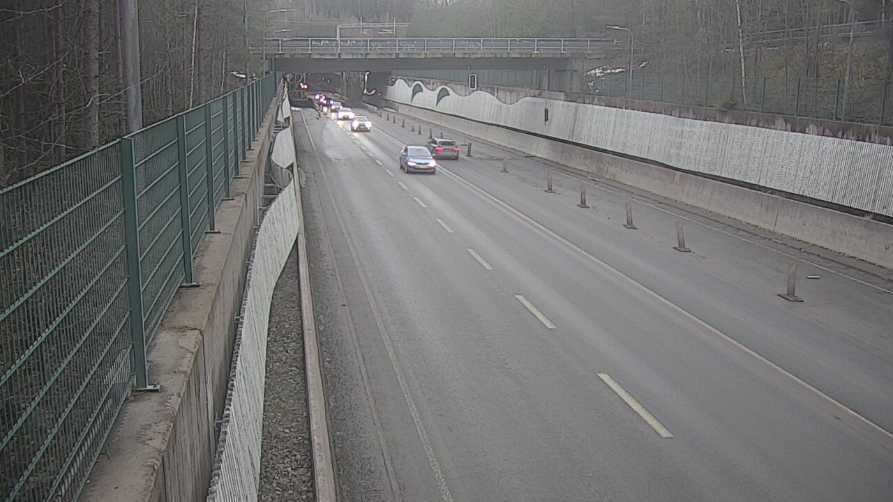 Weather Camera Image Road 102 Espoo Hiidenkallion tunneli, suuaukko north., Espoo, Uusimaa