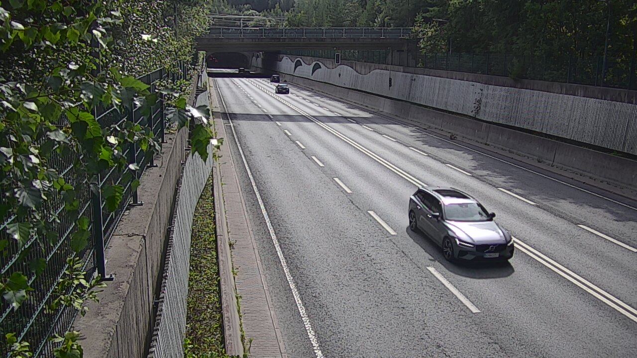 Weather Camera Image Väg 102 Esbo Hiidenkallio tunnel, suuaukko nord., Espoo, Uusimaa