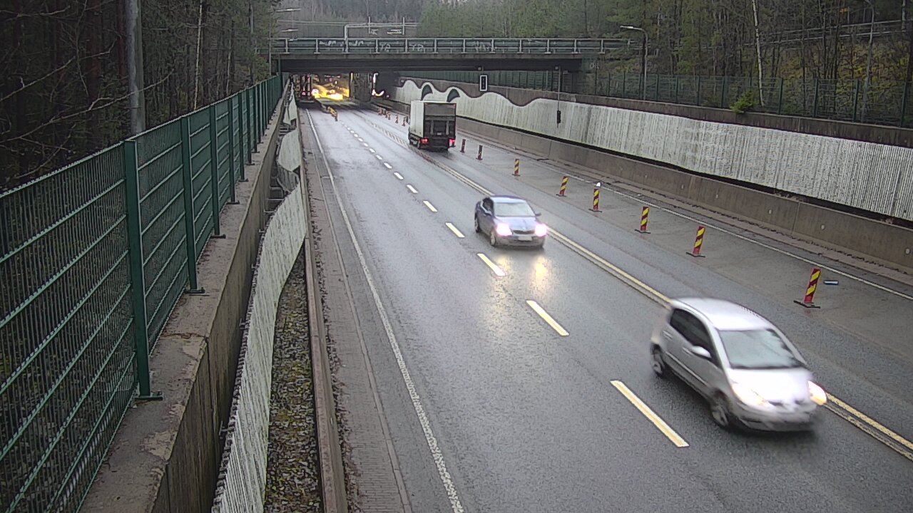 Weather Camera Image Väg 102 Esbo Hiidenkallio tunnel, suuaukko nord., Espoo, Uusimaa