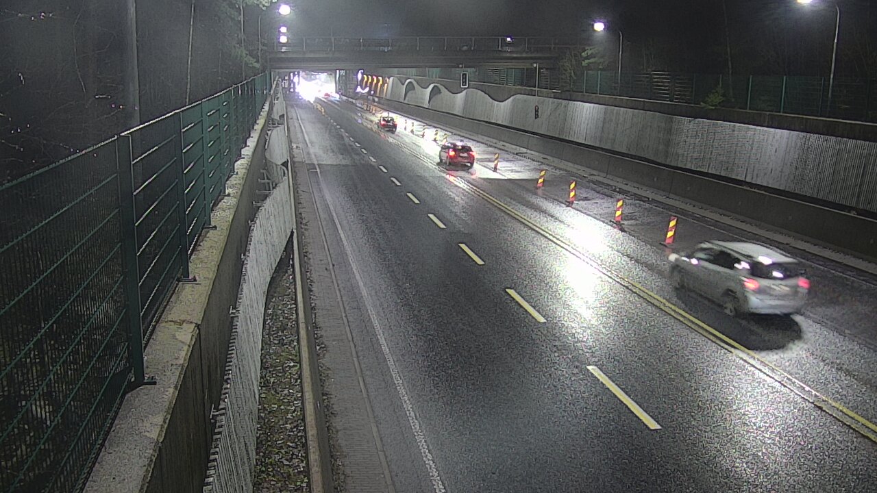 Weather Camera Image Road 102 Espoo Hiidenkallion tunneli, suuaukko north., Espoo, Uusimaa