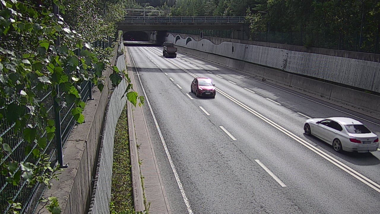 Weather Camera Image Väg 102 Esbo Hiidenkallio tunnel, suuaukko nord., Espoo, Uusimaa