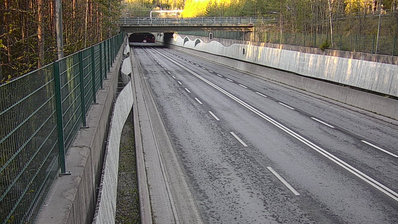 Kelikamerat Kuva Tie 102 Espoo Hiidenkallion tunneli, suuaukko pohj., Espoo, Uusimaa