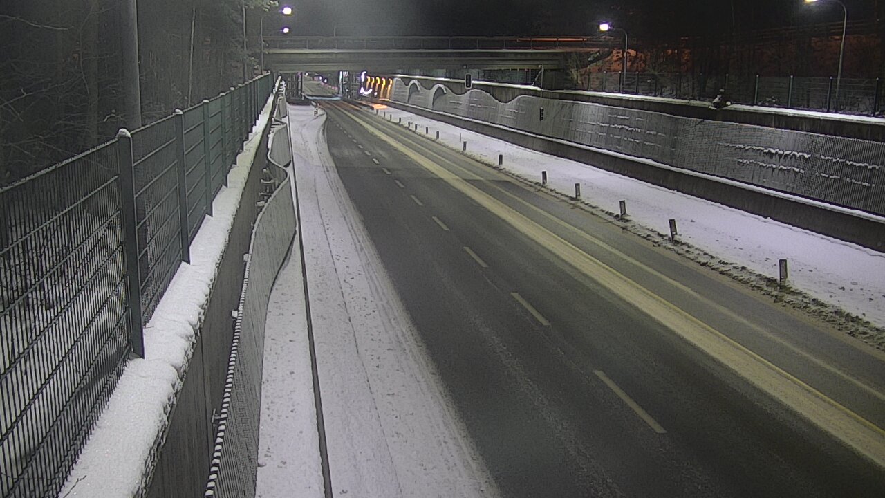 Kelikamerat Kuva Tie 102 Espoo Hiidenkallion tunneli, suuaukko pohj., Espoo, Uusimaa