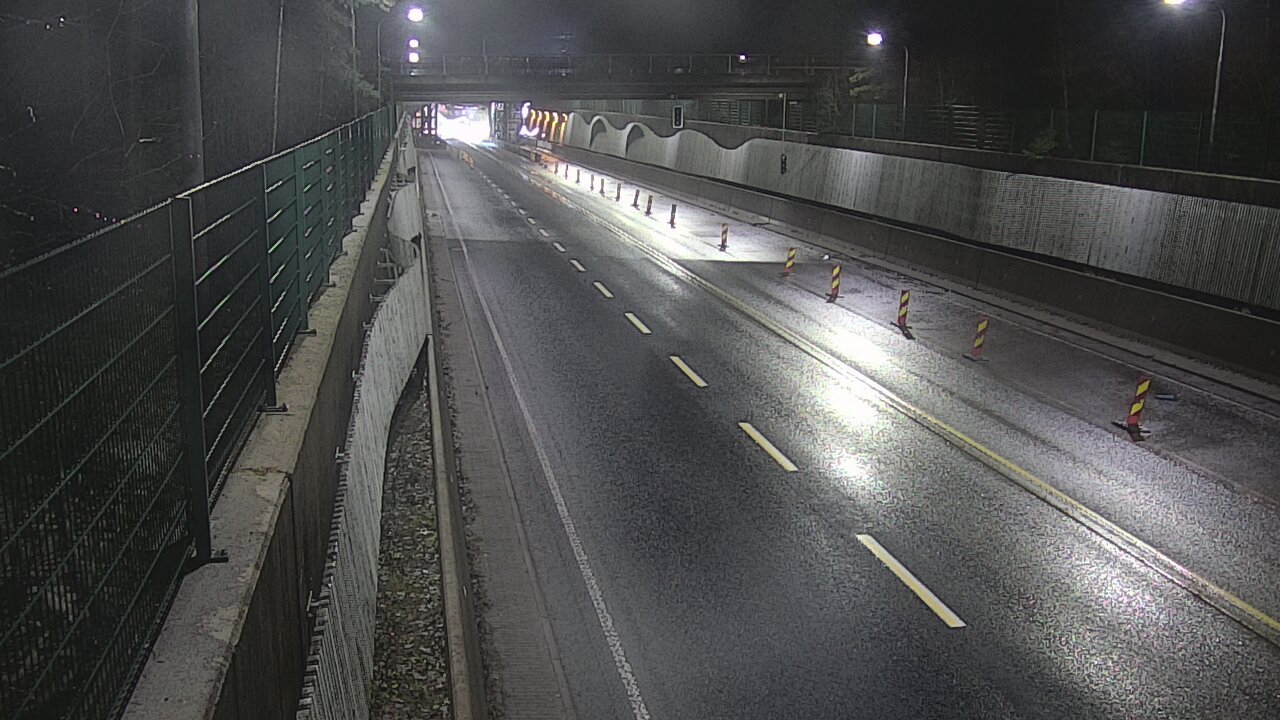 Weather Camera Image Road 102 Espoo Hiidenkallion tunneli, suuaukko north., Espoo, Uusimaa