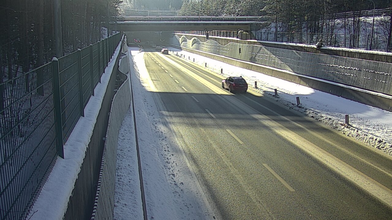 Weather Camera Image Road 102 Espoo Hiidenkallion tunneli, suuaukko north., Espoo, Uusimaa