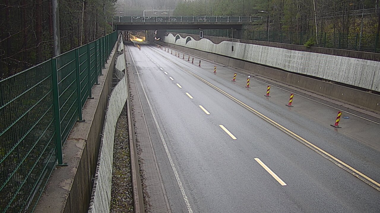 Weather Camera Image Väg 102 Esbo Hiidenkallio tunnel, suuaukko nord., Espoo, Uusimaa