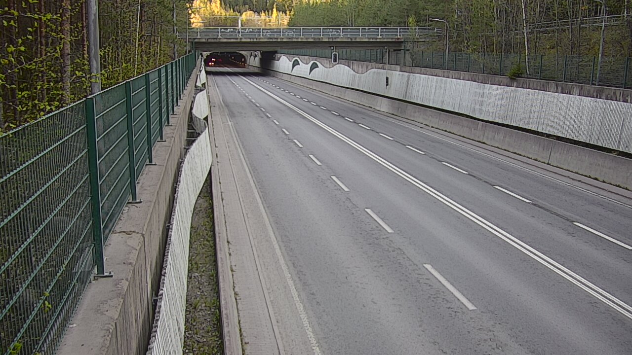 Kelikamerat Kuva Tie 102 Espoo Hiidenkallion tunneli, suuaukko pohj., Espoo, Uusimaa