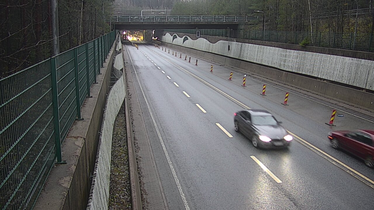 Weather Camera Image Väg 102 Esbo Hiidenkallio tunnel, suuaukko nord., Espoo, Uusimaa