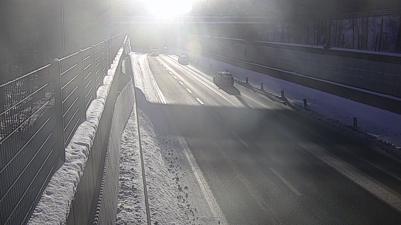 Weather Camera Image Road 102 Espoo Hiidenkallion tunneli, suuaukko north., Espoo, Uusimaa