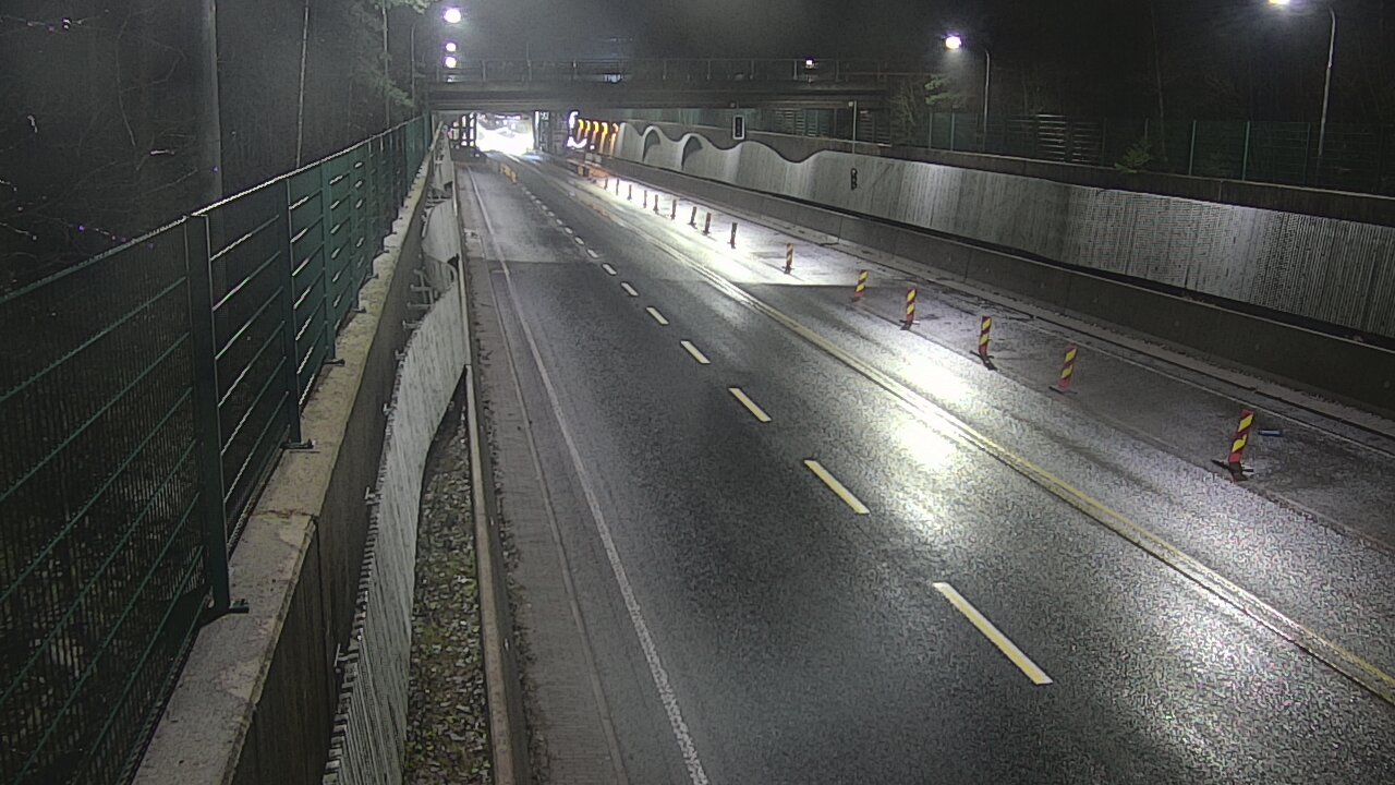 Weather Camera Image Road 102 Espoo Hiidenkallion tunneli, suuaukko north., Espoo, Uusimaa