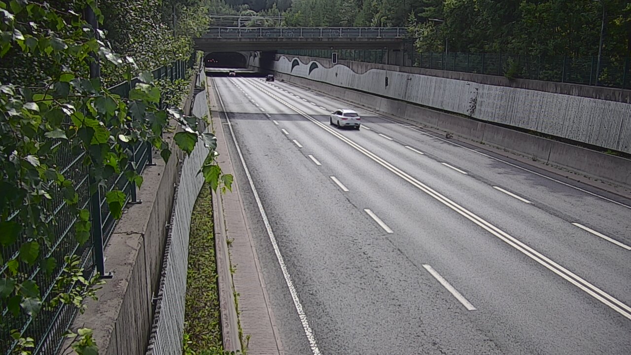 Weather Camera Image Väg 102 Esbo Hiidenkallio tunnel, suuaukko nord., Espoo, Uusimaa