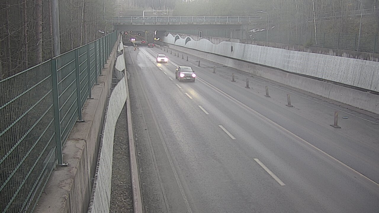 Weather Camera Image Road 102 Espoo Hiidenkallion tunneli, suuaukko north., Espoo, Uusimaa