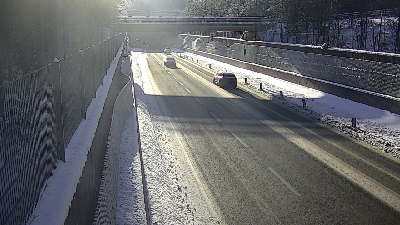 Weather Camera Image Road 102 Espoo Hiidenkallion tunneli, suuaukko north., Espoo, Uusimaa