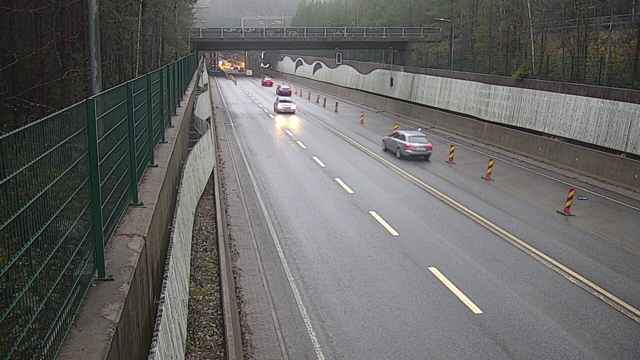Weather Camera Image Road 102 Espoo Hiidenkallion tunneli, suuaukko north., Espoo, Uusimaa