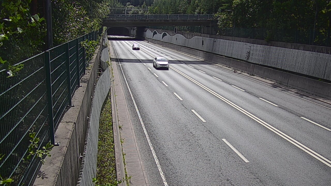 Weather Camera Image Väg 102 Esbo Hiidenkallio tunnel, suuaukko nord., Espoo, Uusimaa
