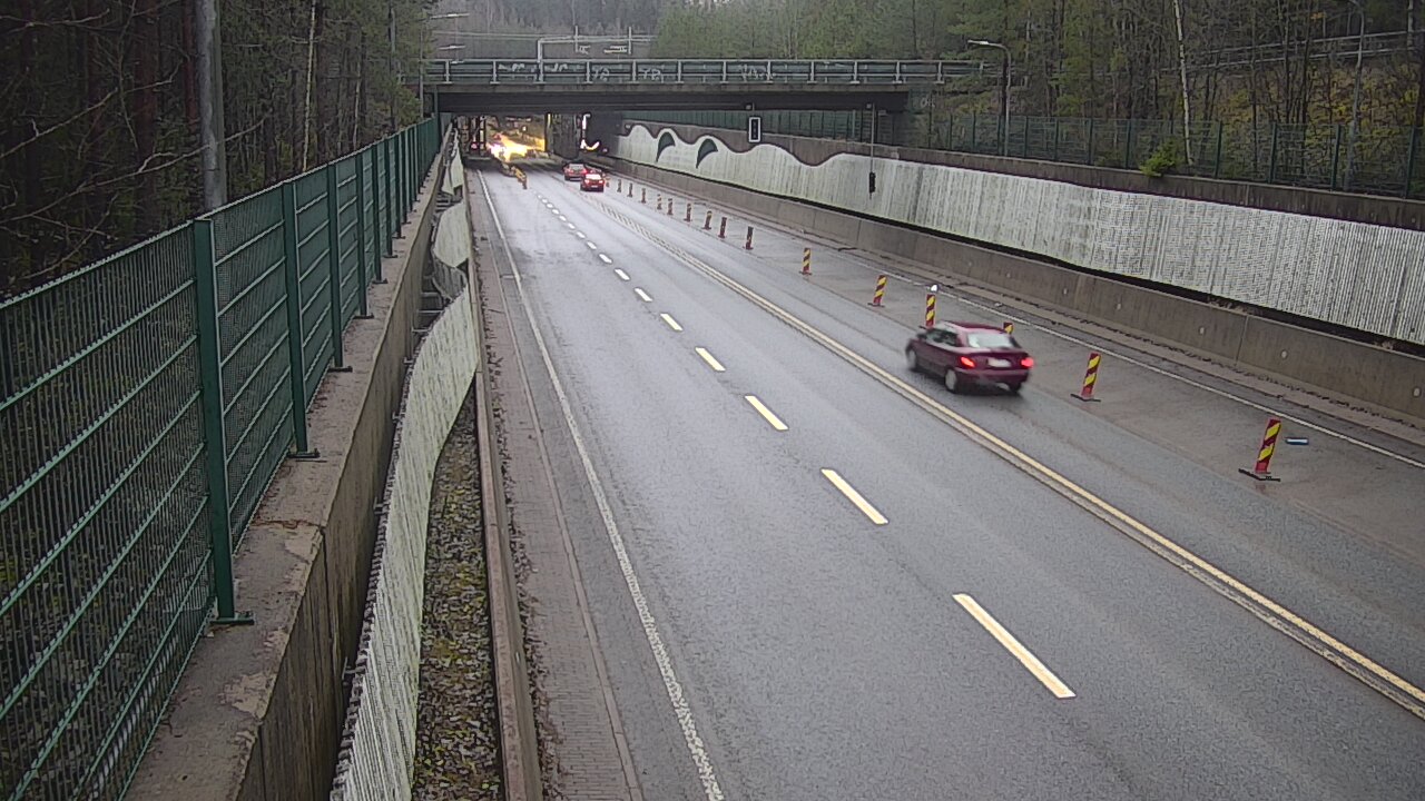 Weather Camera Image Väg 102 Esbo Hiidenkallio tunnel, suuaukko nord., Espoo, Uusimaa