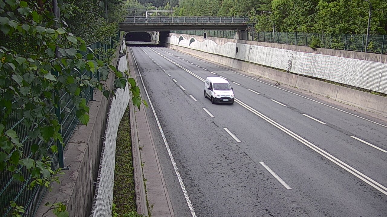 Weather Camera Image Road 102 Espoo Hiidenkallion tunneli, suuaukko north., Espoo, Uusimaa