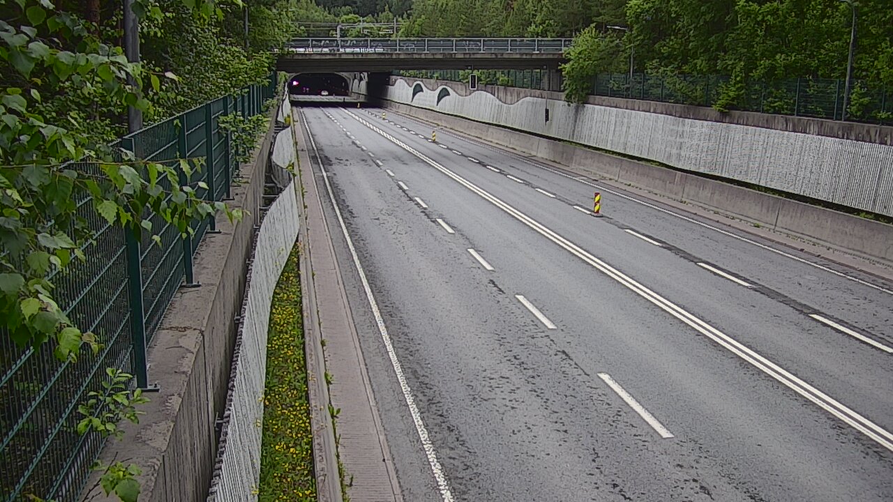 Weather Camera Image Väg 102 Esbo Hiidenkallio tunnel, suuaukko nord., Espoo, Uusimaa