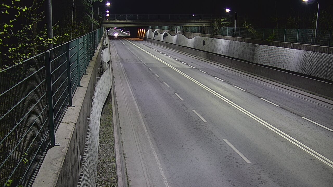Weather Camera Image Väg 102 Esbo Hiidenkallio tunnel, suuaukko nord., Espoo, Uusimaa