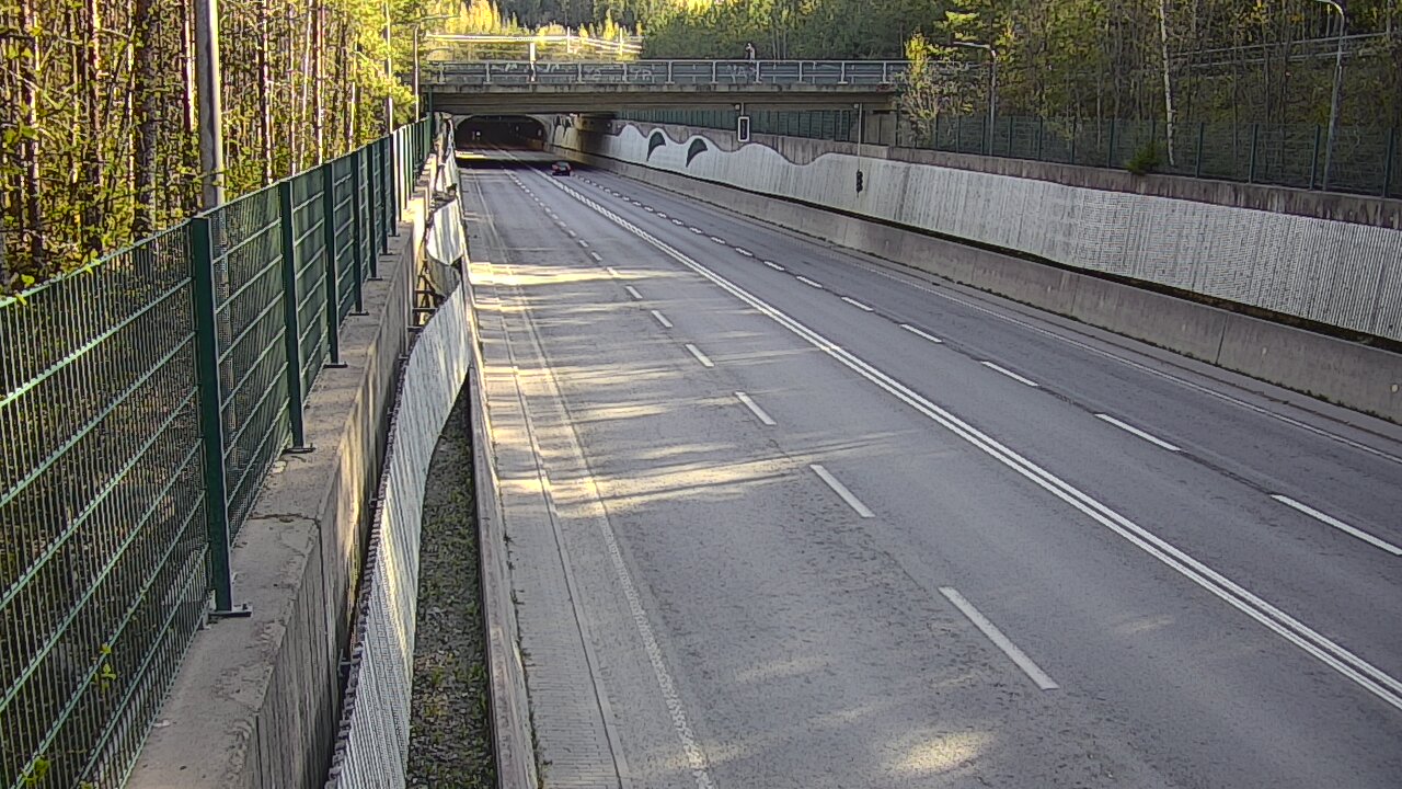 Kelikamerat Kuva Tie 102 Espoo Hiidenkallion tunneli, suuaukko pohj., Espoo, Uusimaa