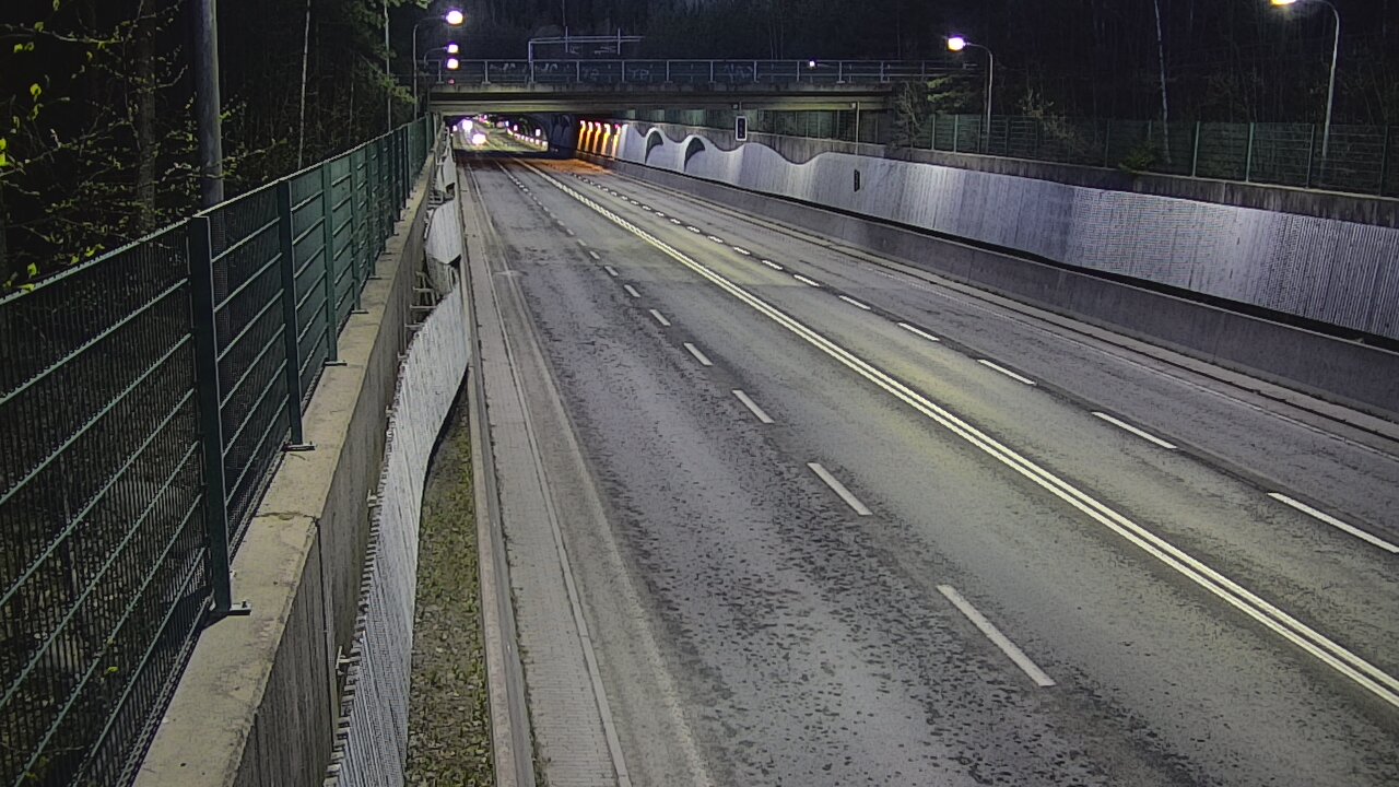 Kelikamerat Kuva Tie 102 Espoo Hiidenkallion tunneli, suuaukko pohj., Espoo, Uusimaa
