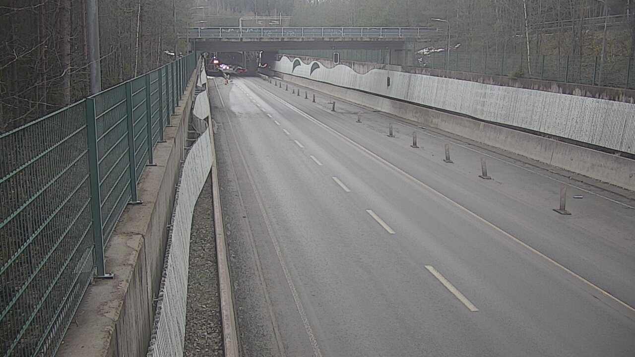 Weather Camera Image Road 102 Espoo Hiidenkallion tunneli, suuaukko north., Espoo, Uusimaa