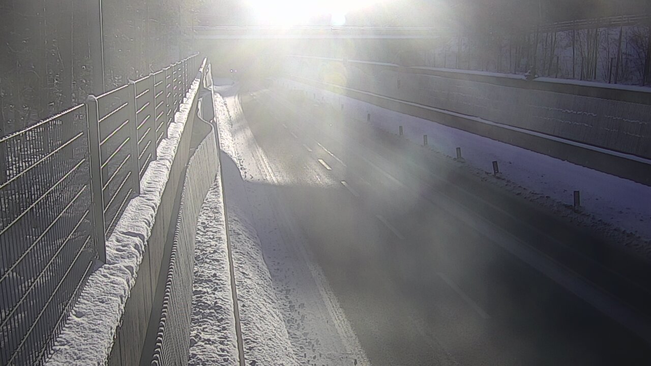 Weather Camera Image Road 102 Espoo Hiidenkallion tunneli, suuaukko north., Espoo, Uusimaa