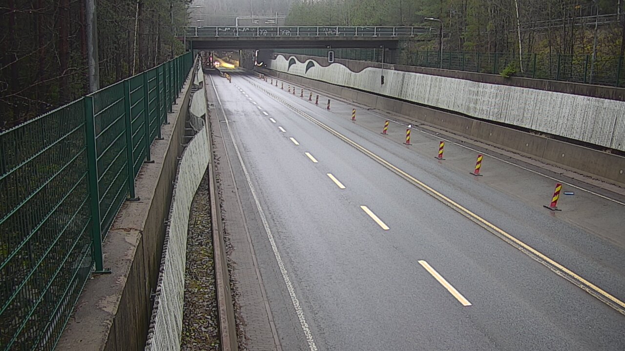 Weather Camera Image Väg 102 Esbo Hiidenkallio tunnel, suuaukko nord., Espoo, Uusimaa