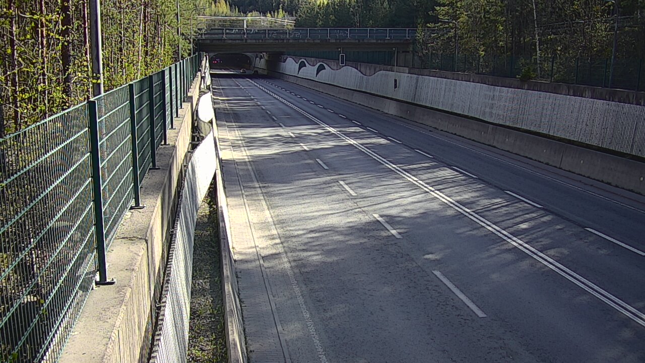 Kelikamerat Kuva Tie 102 Espoo Hiidenkallion tunneli, suuaukko pohj., Espoo, Uusimaa