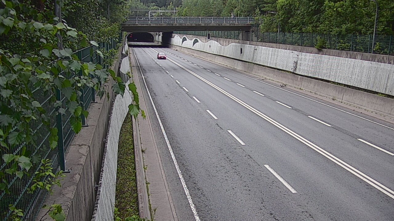 Weather Camera Image Road 102 Espoo Hiidenkallion tunneli, suuaukko north., Espoo, Uusimaa