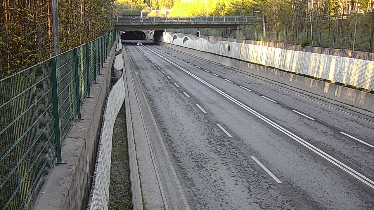 Kelikamerat Kuva Tie 102 Espoo Hiidenkallion tunneli, suuaukko pohj., Espoo, Uusimaa