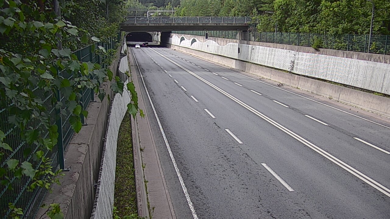 Weather Camera Image Road 102 Espoo Hiidenkallion tunneli, suuaukko north., Espoo, Uusimaa