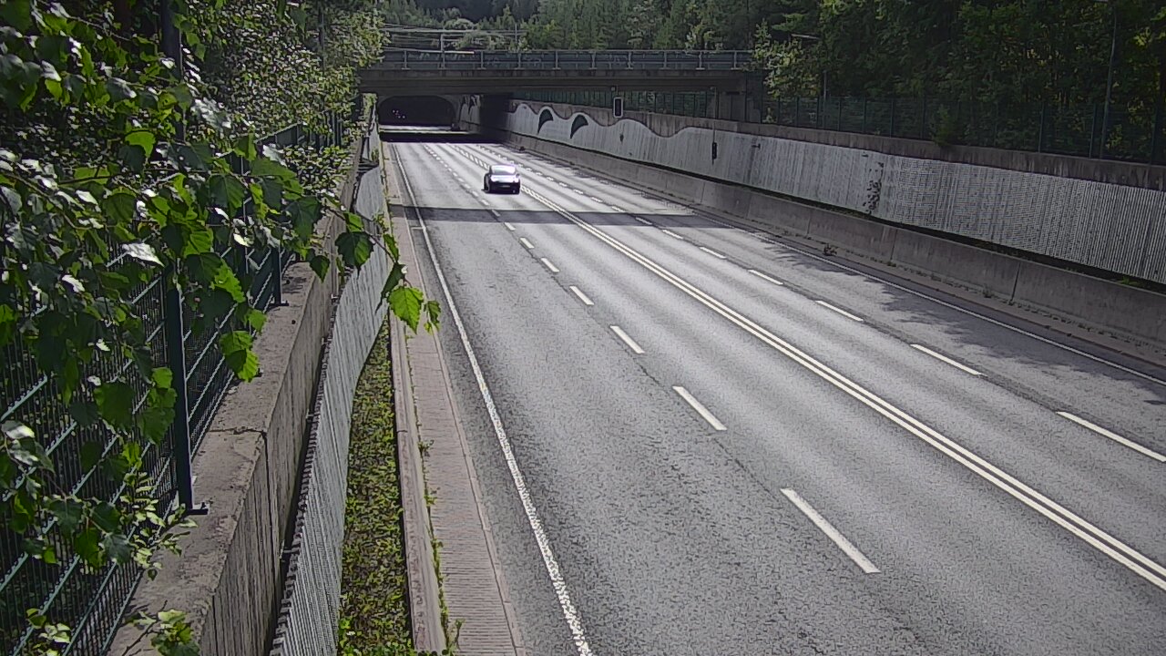 Weather Camera Image Väg 102 Esbo Hiidenkallio tunnel, suuaukko nord., Espoo, Uusimaa