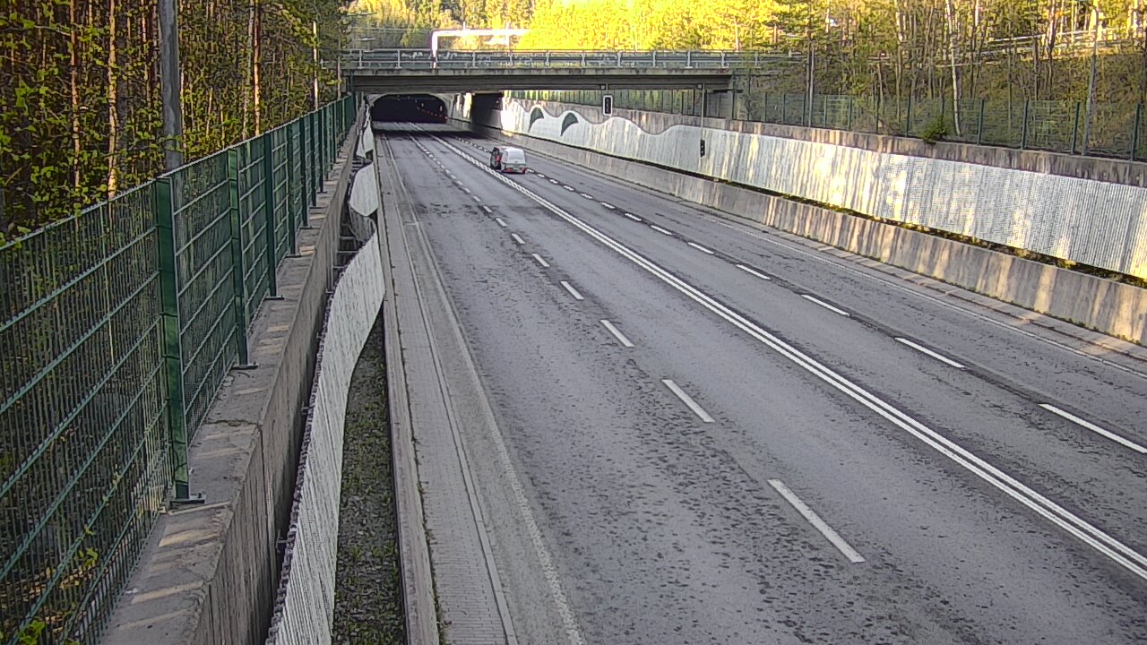 Weather Camera Image Väg 102 Esbo Hiidenkallio tunnel, suuaukko nord., Espoo, Uusimaa