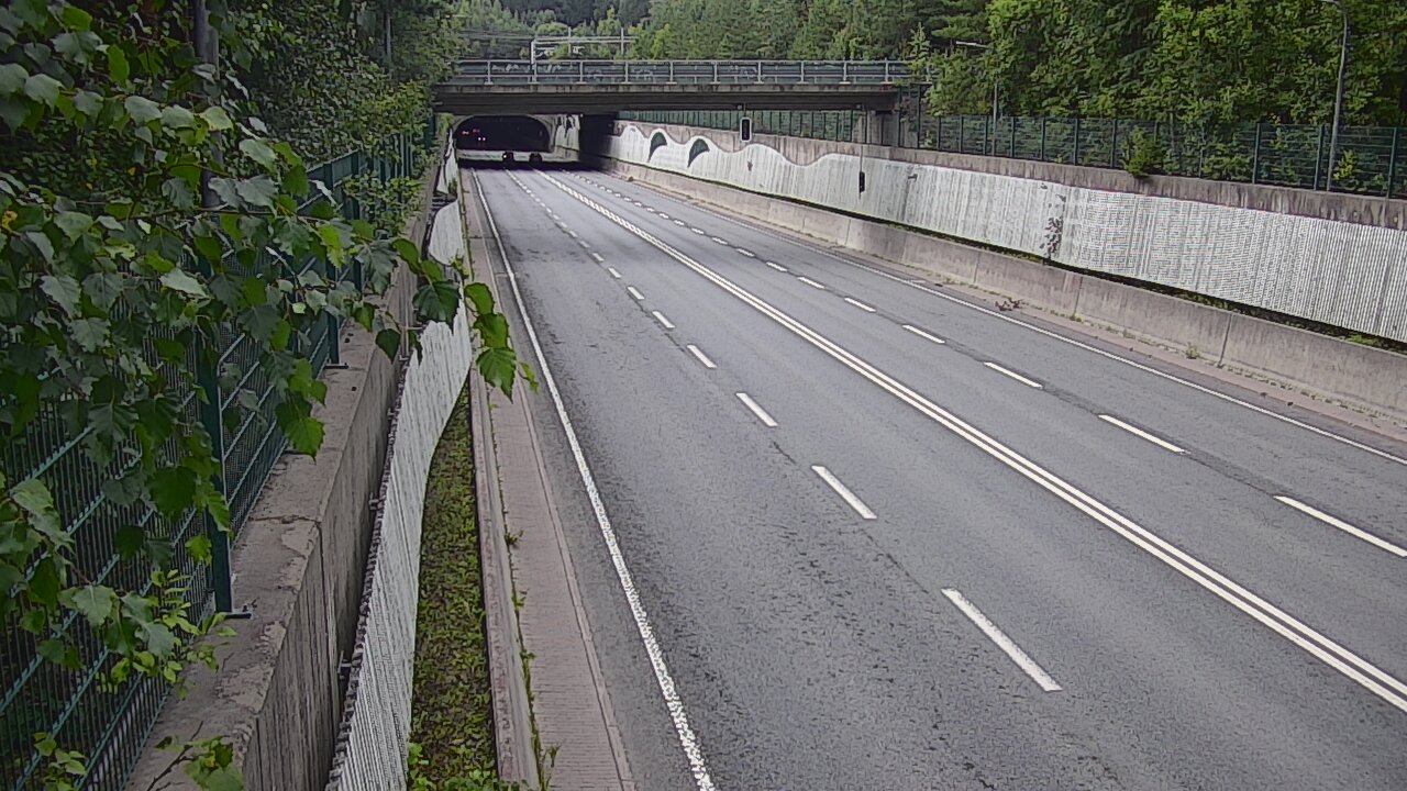 Weather Camera Image Road 102 Espoo Hiidenkallion tunneli, suuaukko north., Espoo, Uusimaa