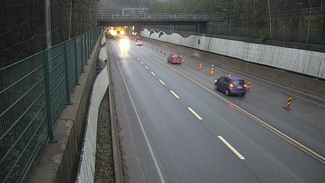 Weather Camera Image Väg 102 Esbo Hiidenkallio tunnel, suuaukko nord., Espoo, Uusimaa
