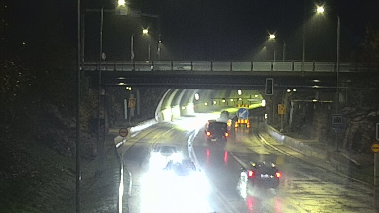 Kelikamerat Kuva Tie 102 Hiidenkallion tunneli, suuaukko etelä, Espoo, Uusimaa