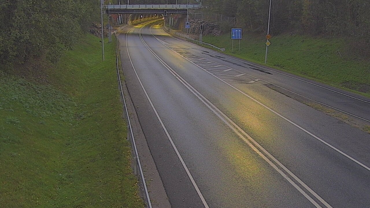Kelikamerat Kuva Tie 102 Hiidenkallion tunneli, suuaukko etelä, Espoo, Uusimaa