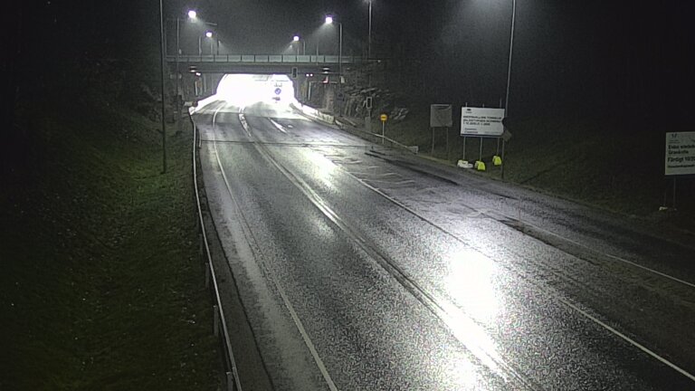 Weather Camera Image Tie 102 Hiidenkallion tunneli, suuaukko etelä, Espoo, Uusimaa
