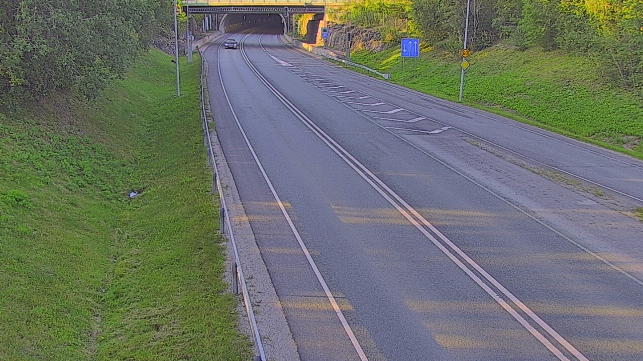 Kelikamerat Kuva Tie 102 Hiidenkallion tunneli, suuaukko etelä, Espoo, Uusimaa
