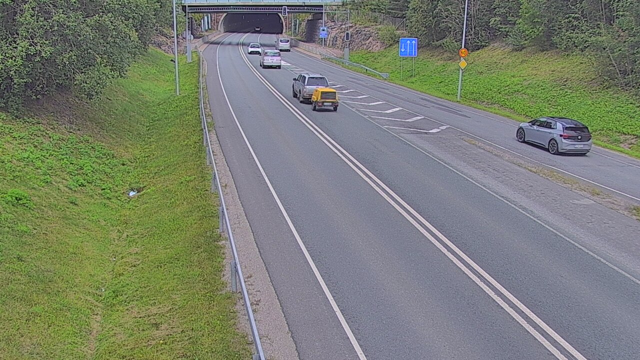 Kelikamerat Kuva Tie 102 Hiidenkallion tunneli, suuaukko etelä, Espoo, Uusimaa