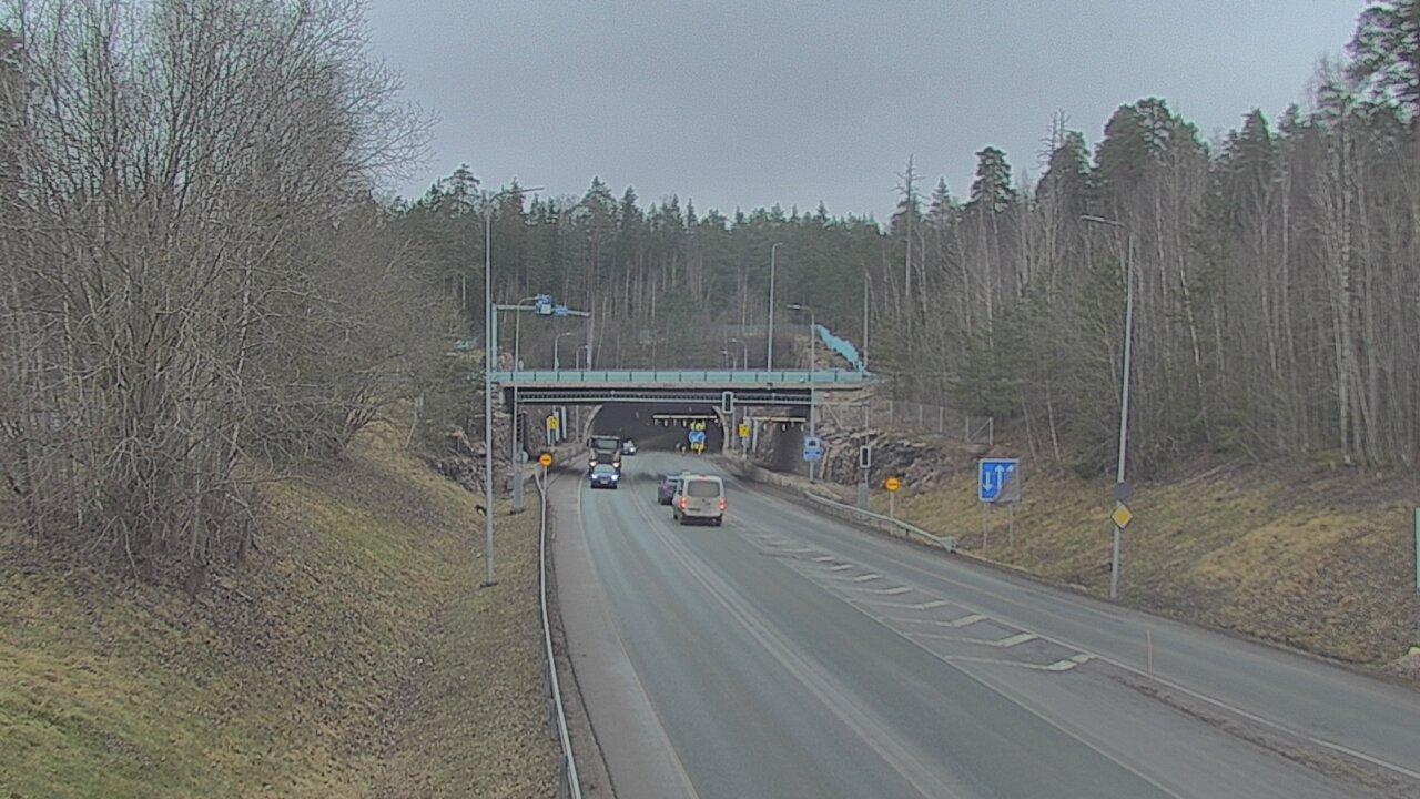 Weather Camera Image Tie 102 Hiidenkallion tunneli, suuaukko etelä, Espoo, Uusimaa