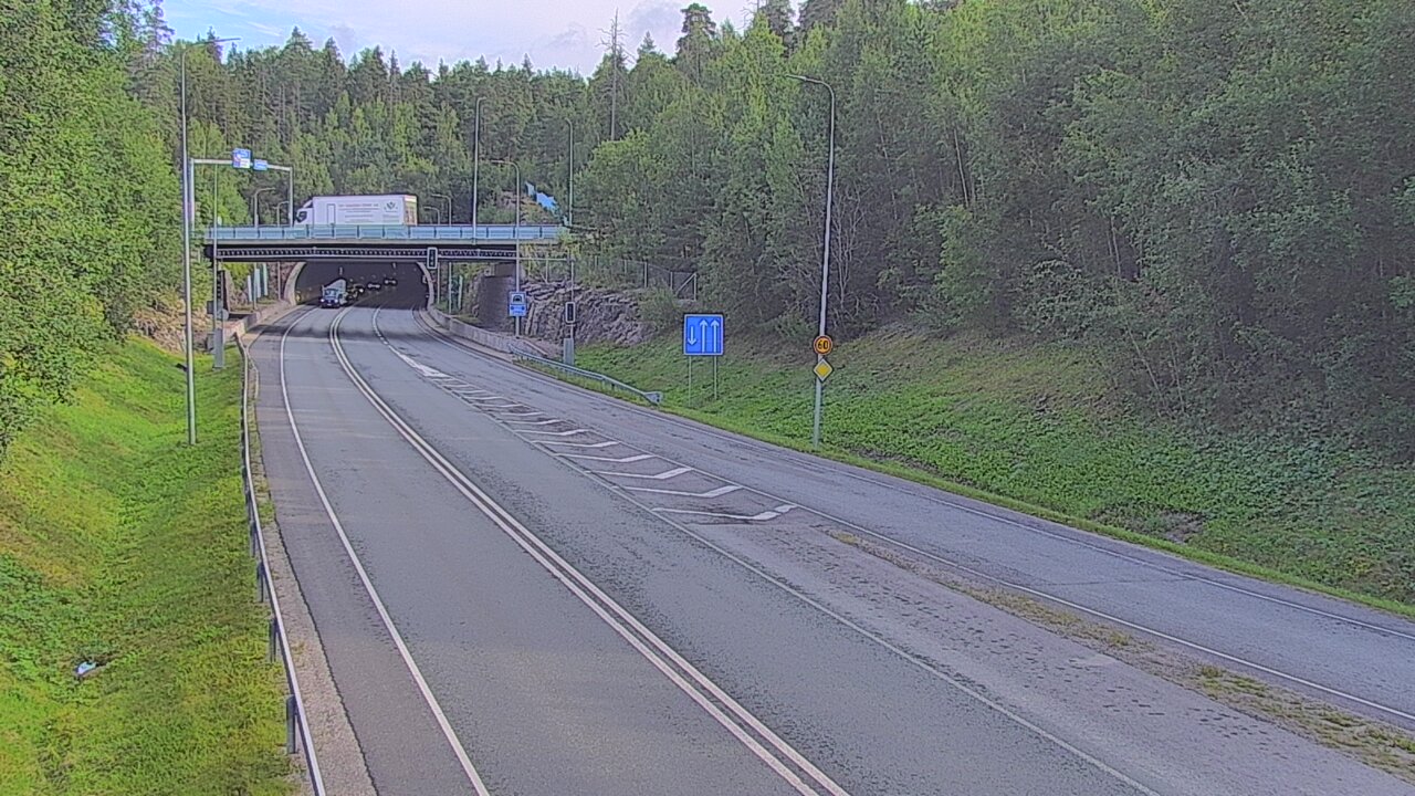 Kelikamerat Kuva Tie 102 Hiidenkallion tunneli, suuaukko etelä, Espoo, Uusimaa